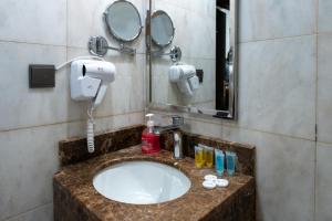 Bilik mandi di Hayah Al Waha Hotel