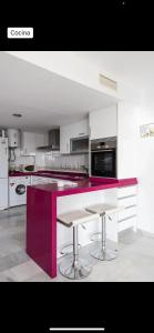 Η κουζίνα ή μικρή κουζίνα στο Apartamento Castell playa +9 φωτογραφίες