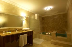 Koupelna v ubytování Safran Thermal Resort Sandikli