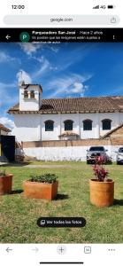 Budova, kde se hotel nachází + 15 fotografií