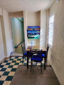 Μια τηλεόραση ή/και κέντρο ψυχαγωγίας στο Hachem