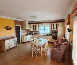 Η κουζίνα ή μικρή κουζίνα στο Chalet Rural Las Rozas