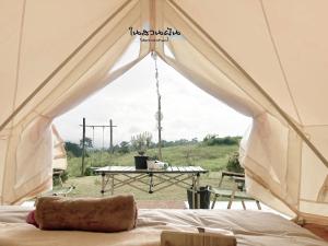 Katil atau katil-katil dalam bilik di Garden Camping Type