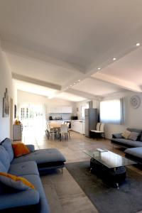 Posezení v ubytování Villa Roccapina