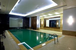 Bazén v ubytování Safran Thermal Resort Sandikli nebo v jeho okolí