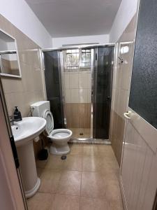 Bilik mandi di Private Houses by the Beach +19 gambar