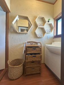 Cama ou camas em um quarto em 日本庭園と文化体験の宿深見屋 一棟貸し送迎付き6名様まで追加宿泊料金なし