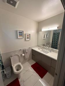 Gallery image of Luxury 2BR w balcony - DTLA!! in Los Angeles +4 photos