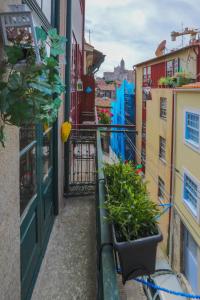 ポルトにあるPorto Insight Apartments- with balconyのギャラリーの写真