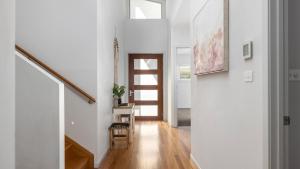 科莱特The Family Tide的相册照片