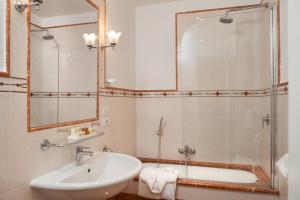 Un baño de Hotel Executive