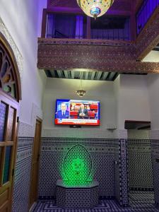 Μια τηλεόραση ή/και κέντρο ψυχαγωγίας στο M & S Guest House