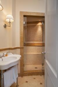Un baño de Hotel Executive