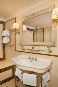 Un baño de Hotel Executive