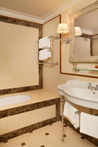 Un baño de Hotel Executive