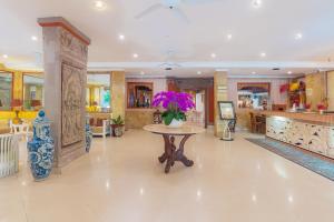 Vstupní hala nebo recepce v ubytování Wina Holiday Villa Kuta Bali + 94 fotografií