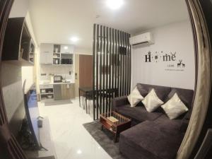 Una cocina o zona de cocina en B407-High Floor Pool View 1 Br At Ao Nang Beach