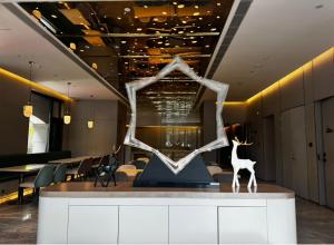 Foto dalla galleria di Beijing Guomao Business District Sihui Orange Crystal Hotel a Pechino