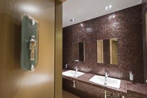 Kúpeľňa v ubytovaní Melqart Hotel