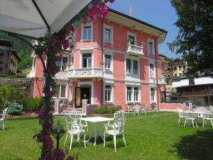 Vonkajšia záhrada v ubytovaní Hotel Luis