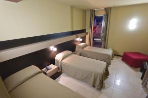 Posedenie v ubytovaní Melqart Hotel