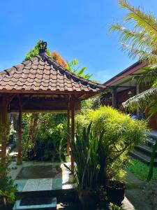 Κήπος έξω από το Danen Homestay