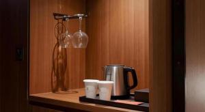 Top Cloud Hotel Iksan的咖啡和沏茶工具