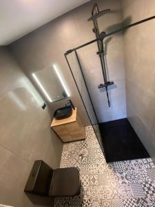Ένα μπάνιο στο Chouciña Apartments