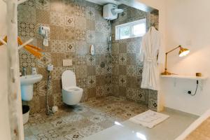 Ένα μπάνιο στο Crème by The Prime Escape