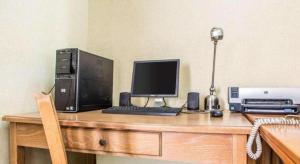 TV a/nebo společenská místnost v ubytování Quality Inn