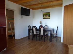 Dining area sa apartment