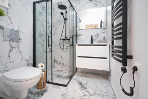 Et badeværelse på Ošupio tako Lux Vilos with Free Parking + 48 billeder