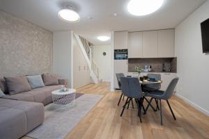 Et opholdsområde på Ošupio tako Lux Vilos with Free Parking