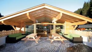 Gallery image of Alpin Chalet Filzmoos in Filzmoos +14 photos