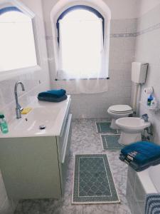 Ένα μπάνιο στο Gioia Montedoro