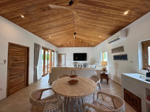 Gallery image of Villa Samar - Near to the Beach - Maenam in Ban Mae Nam