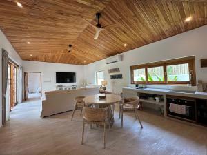 Gallery image of Villa Samar - Near to the Beach - Maenam in Ban Mae Nam