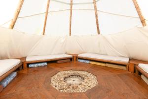 Χώρος καθιστικού στο Teepee a karavanové stání Koupálo Janovičky