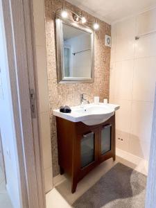 Koupelna v ubytování Nere Suites + 52 fotografií