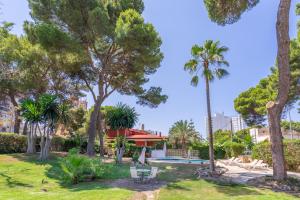 Κήπος έξω από το Villa Santander