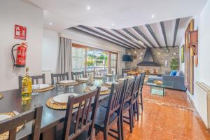 Χώρος καθιστικού στο Villa Santander +22 φωτογραφίες