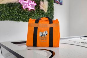 صورة لـ Pool House Escape w Massage Chair Game Room Wi-Fi في هياليه