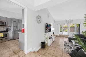 صورة لـ Pool House Escape w Massage Chair Game Room Wi-Fi في هياليه