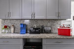 صورة لـ Pool House Escape w Massage Chair Game Room Wi-Fi في هياليه