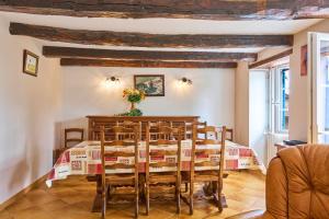 Khu vực ghế ngồi tại Maison de campagne pour 8 personnes