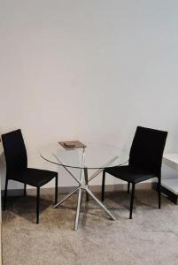 Χώρος καθιστικού στο Cosy Executive City Apartment