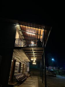 Balkón nebo terasa v ubytování Joldal Cozy Camp Homestay & Resorts