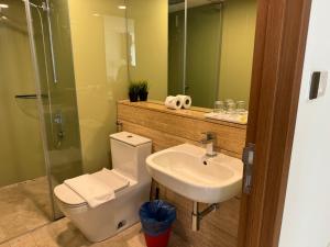 Koupelna v ubytování Vortex Family suites Apartment + 48 fotografií