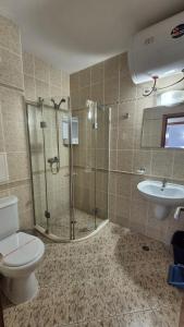 Koupelna v ubytování SB Rentals Apartments in Royal Dreams Complex