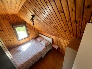 Lova arba lovos apgyvendinimo įstaigoje Monte Durmitor